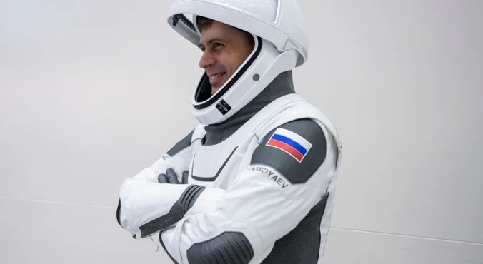 Импровизированные десерты и 400 дней в космосе: космонавт Федяев вернулся в Россию после второй миссии на МКС