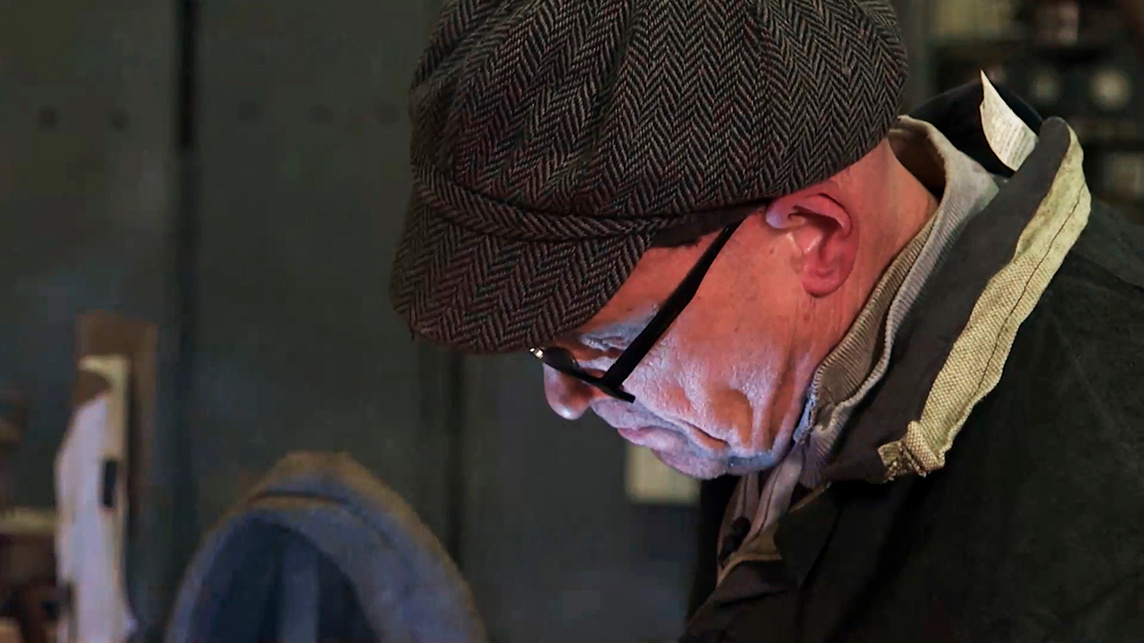 Петербургский мастер создает скульптуры из запчастей