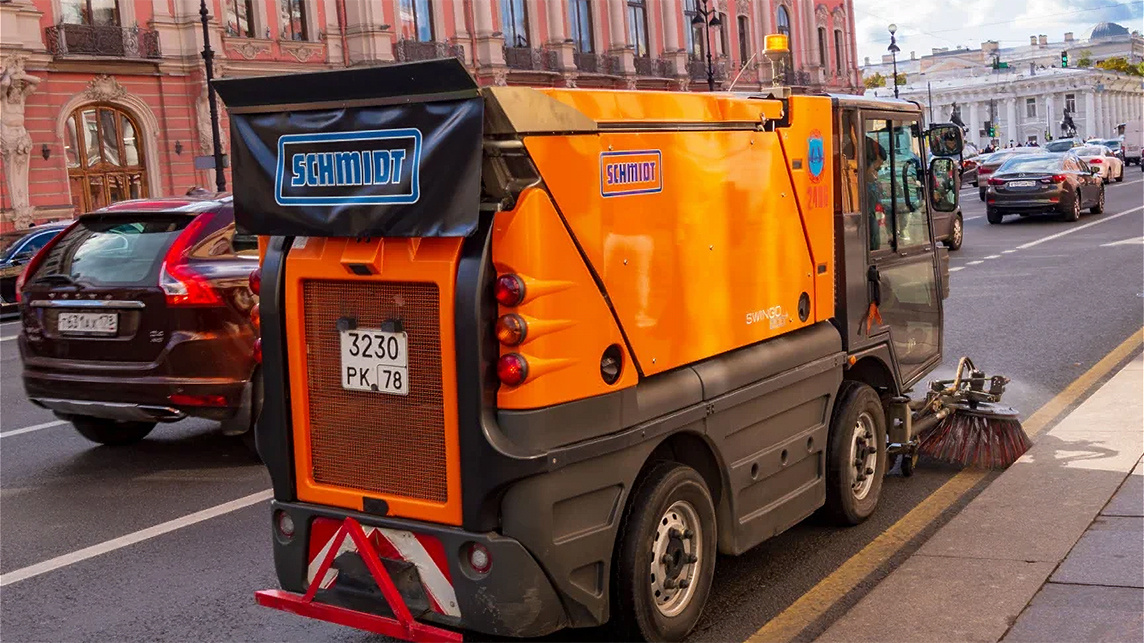 На весеннюю зачистку Санкт-Петербурга вышли пылесосы