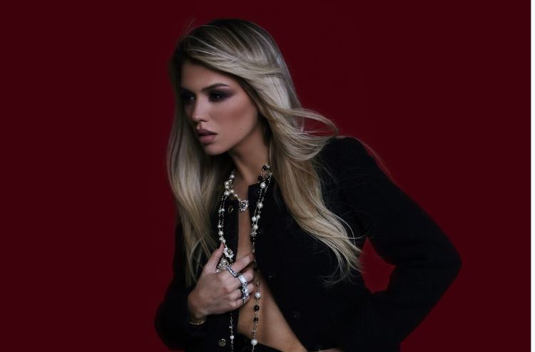 Люся Чеботина: «Вы, наверное, надумали себе, что мы, артисты, как-то так оторваны от жизни»