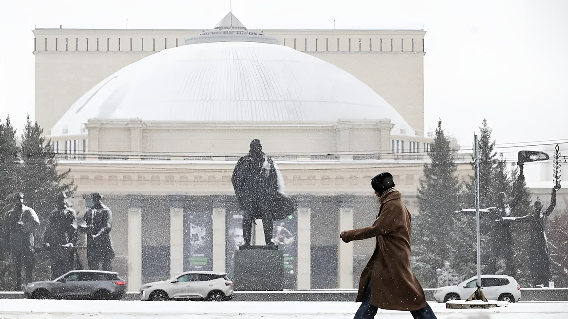 Снег неожиданно выпал в Новосибирске. Недавно там стояла аномальная жара