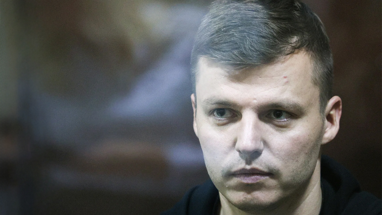 Бывшему супругу блогера Лерчек Артему Чекалину продлили домашний арест